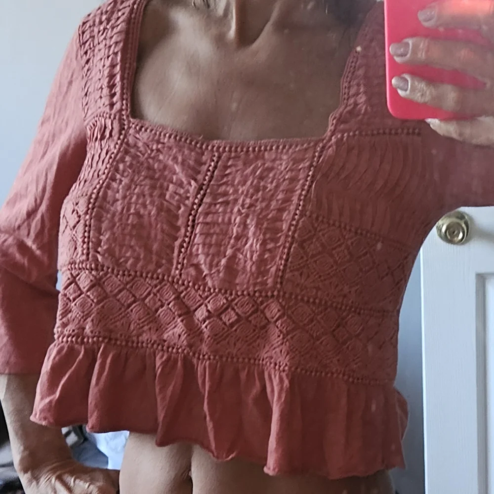 ANTHROPOLOGIE Rust quare neck crochet cotton Croppef top